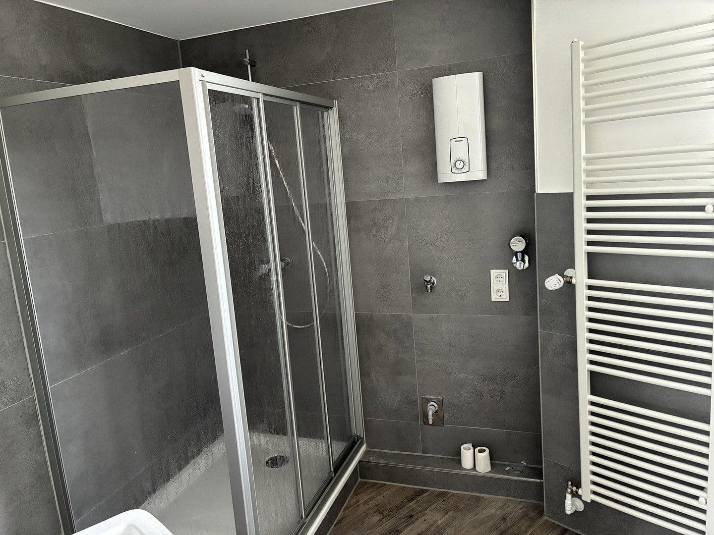 Prenájom bytu 4-izbový 120 m², Dellstraße 1a, Duisburg, Severné Porýnie - Westfálsko Prenájom bytu 4-izbový 120 m², Dellstraße 1a, Duisburg, Severné Porýnie - Westfálsko