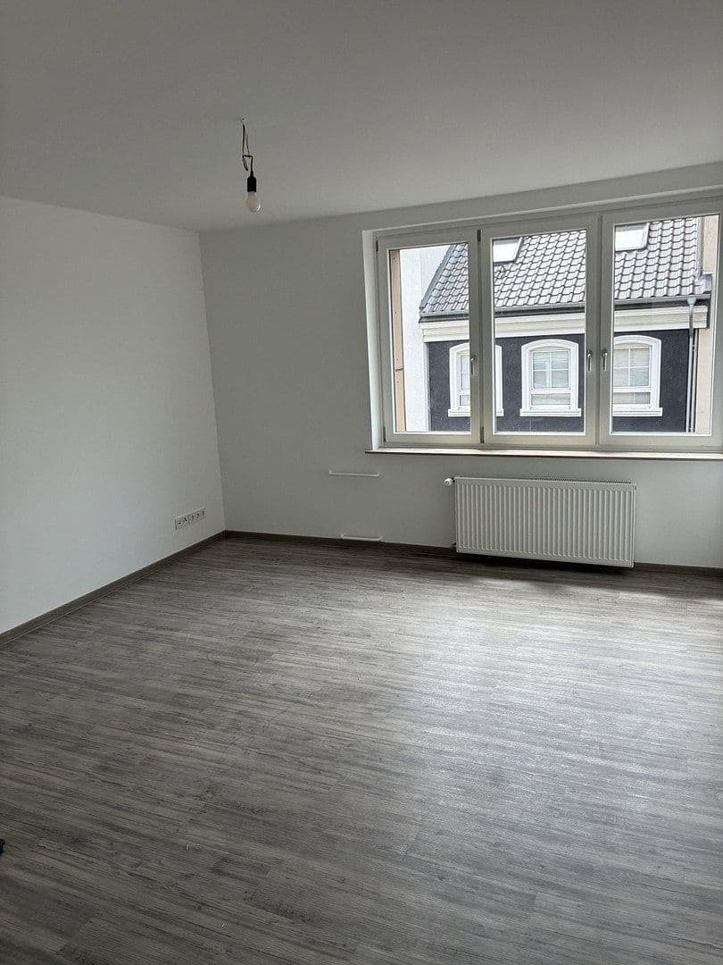 Prenájom bytu 4-izbový 120 m², Dellstraße 1a, Duisburg, Severné Porýnie - Westfálsko Prenájom bytu 4-izbový 120 m², Dellstraße 1a, Duisburg, Severné Porýnie - Westfálsko