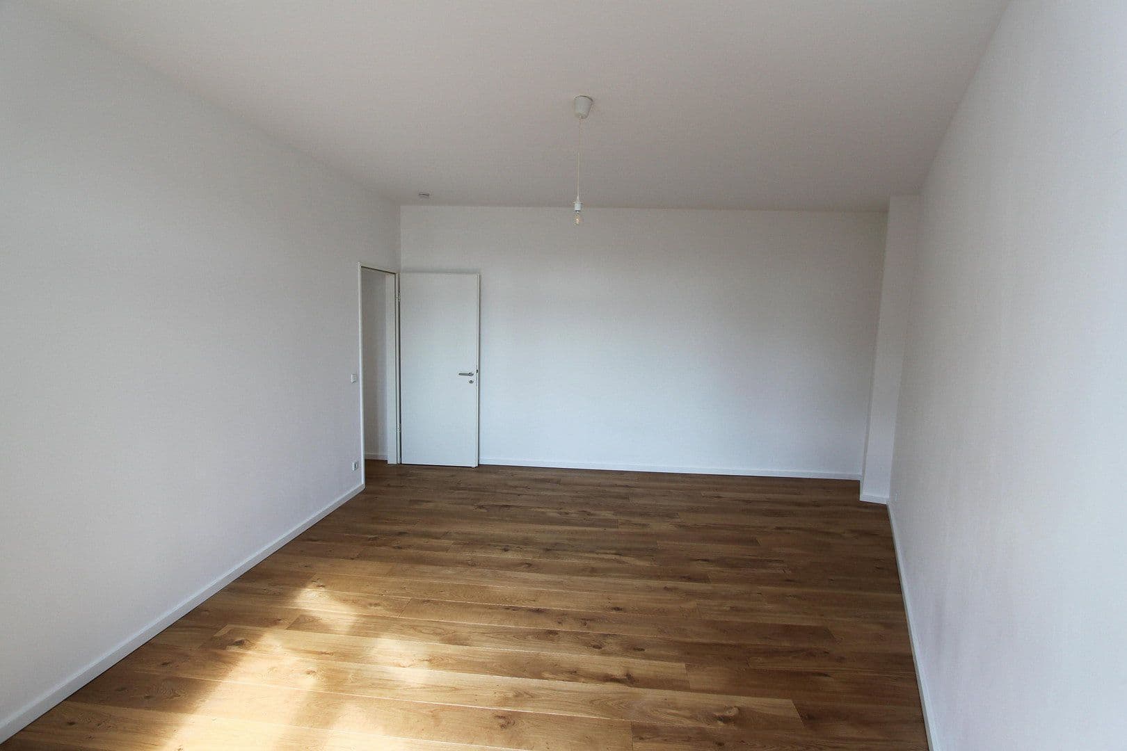 Predaj bytu 5-izbový 156 m², Neue Bahnhofstr. 2, Berlin, Berlín Predaj bytu 5-izbový 156 m², Neue Bahnhofstr. 2, Berlin, Berlín