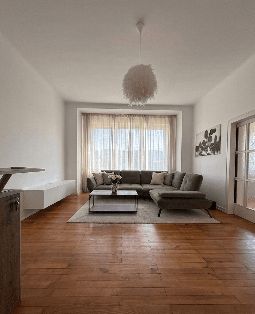 Prenájom bytu 4-izbový 140 m², Saarbrücken, Sársko Prenájom bytu 4-izbový 140 m², Saarbrücken, Sársko