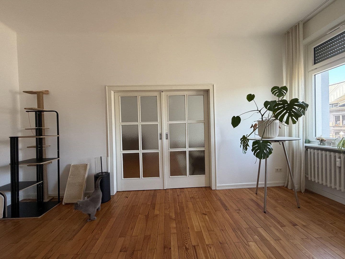 Prenájom bytu 4-izbový 140 m², Saarbrücken, Sársko Prenájom bytu 4-izbový 140 m², Saarbrücken, Sársko