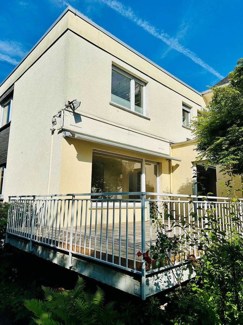 Prenájom domu 150 m², pozemek 400 m², Weberstraße 10, Bad Homburg vor der Höhe, Hesensko Prenájom domu 150 m², pozemek 400 m², Weberstraße 10, Bad Homburg vor der Höhe, Hesensko