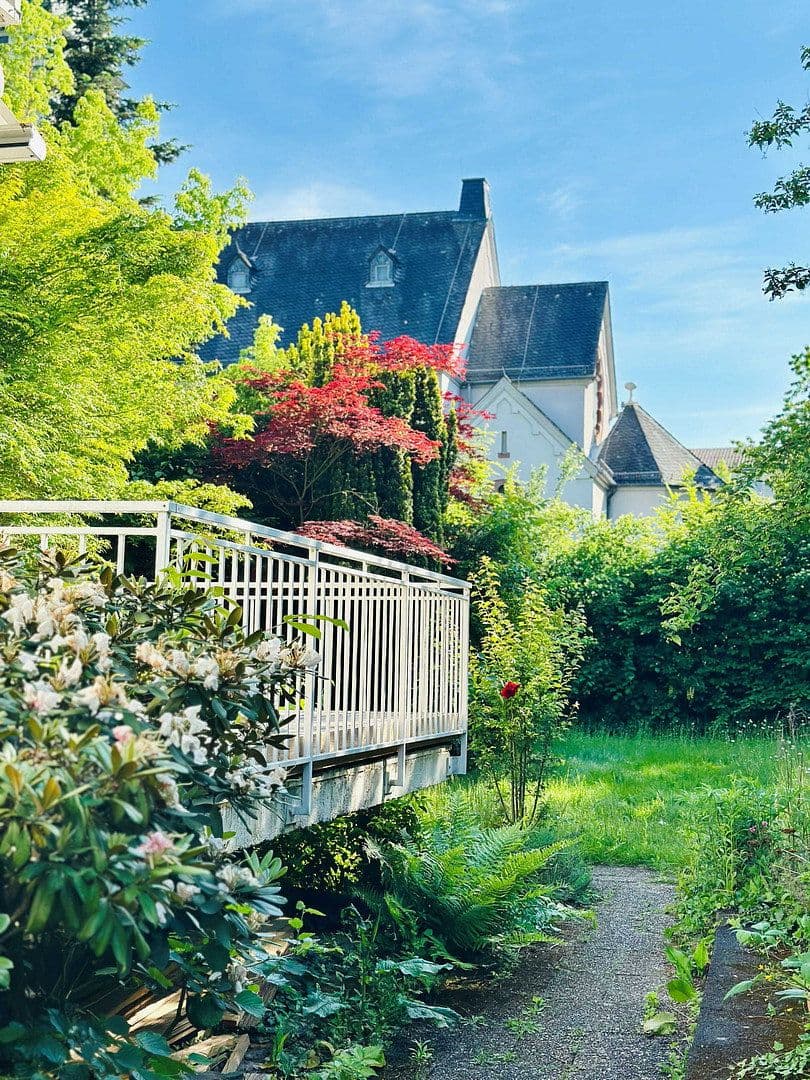 Prenájom domu 150 m², pozemek 400 m², Weberstraße 10, Bad Homburg vor der Höhe, Hesensko Prenájom domu 150 m², pozemek 400 m², Weberstraße 10, Bad Homburg vor der Höhe, Hesensko