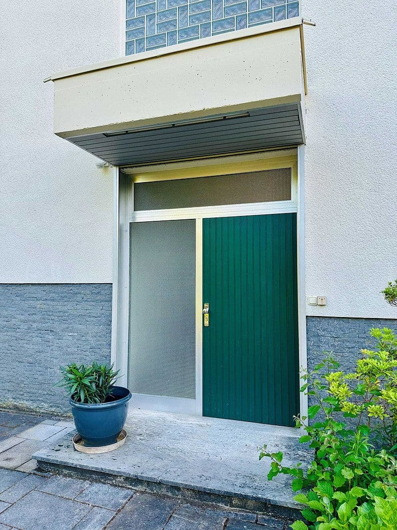 Prenájom domu 150 m², pozemek 400 m², Weberstraße 10, Bad Homburg vor der Höhe, Hesensko Prenájom domu 150 m², pozemek 400 m², Weberstraße 10, Bad Homburg vor der Höhe, Hesensko