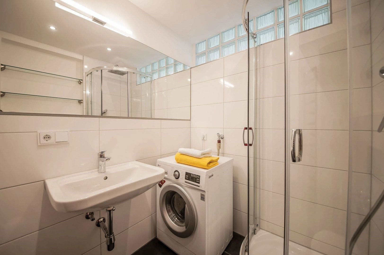 Prenájom bytu 1-izbový 32 m², Sommerstr. 33, München, Bavorsko Prenájom bytu 1-izbový 32 m², Sommerstr. 33, München, Bavorsko