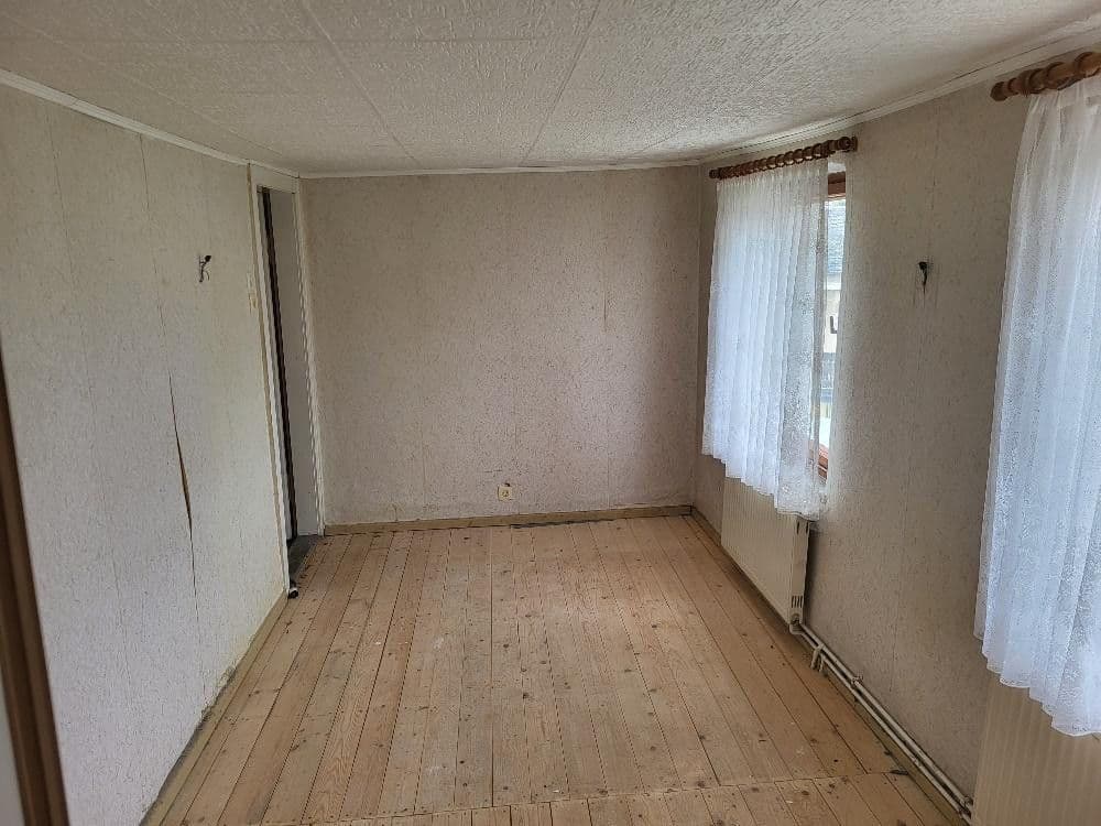 Predaj domu 90 m², pozemek 160 m², Berggasse 14, Lengenfeld, Sasko Predaj domu 90 m², pozemek 160 m², Berggasse 14, Lengenfeld, Sasko