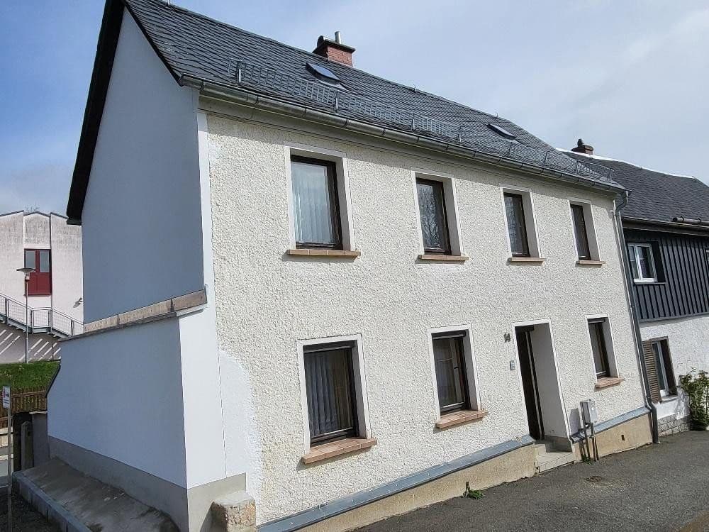Predaj domu 90 m², pozemek 160 m², Berggasse 14, Lengenfeld, Sasko Predaj domu 90 m², pozemek 160 m², Berggasse 14, Lengenfeld, Sasko