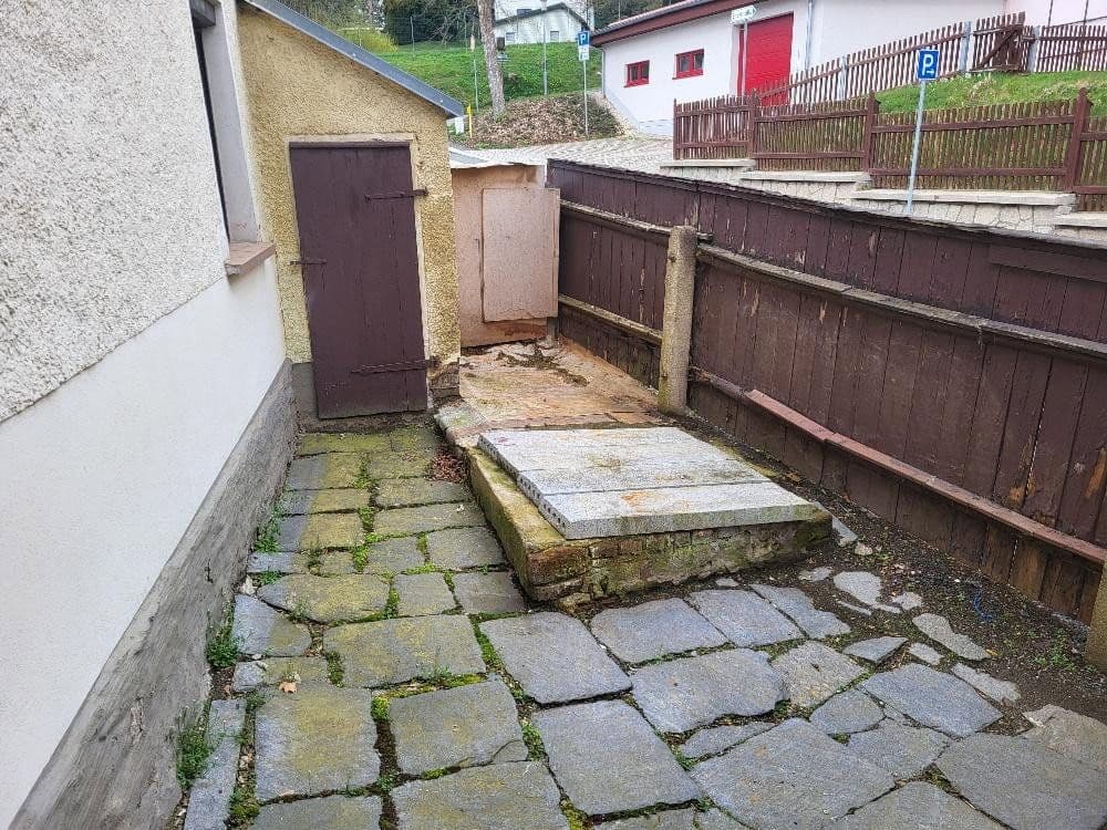 Predaj domu 90 m², pozemek 160 m², Berggasse 14, Lengenfeld, Sasko Predaj domu 90 m², pozemek 160 m², Berggasse 14, Lengenfeld, Sasko