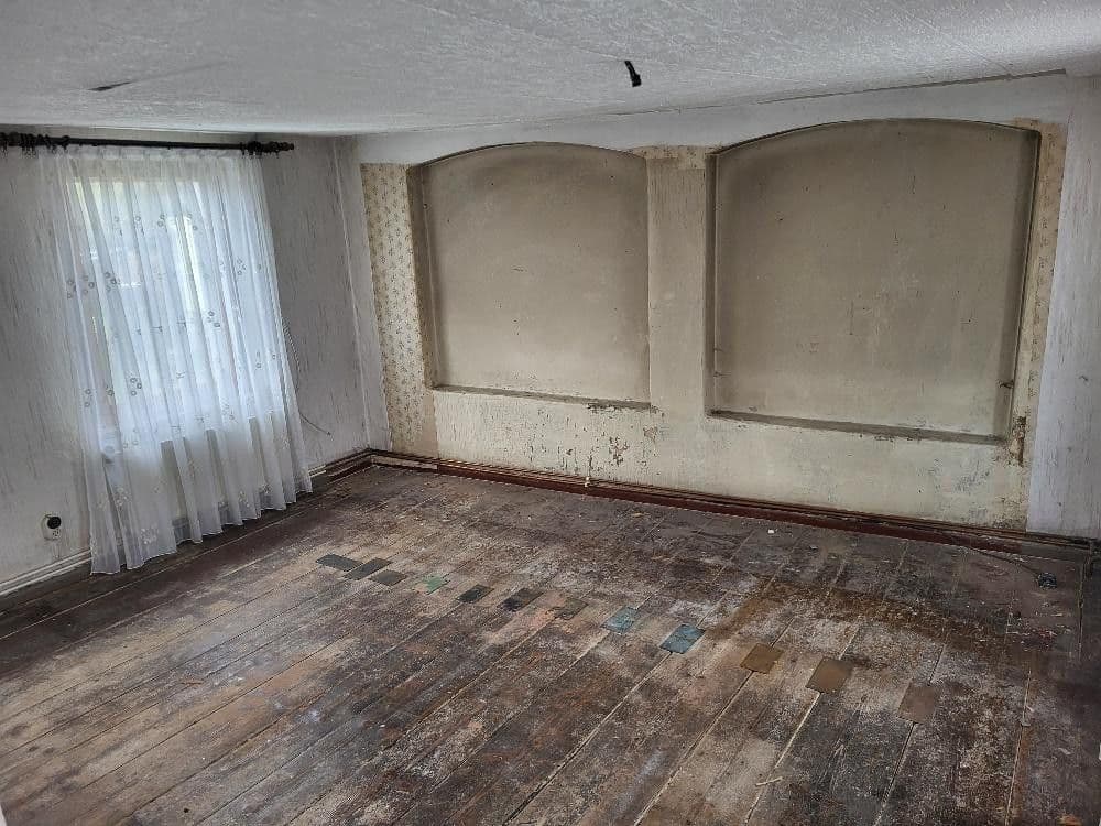 Predaj domu 90 m², pozemek 160 m², Berggasse 14, Lengenfeld, Sasko Predaj domu 90 m², pozemek 160 m², Berggasse 14, Lengenfeld, Sasko