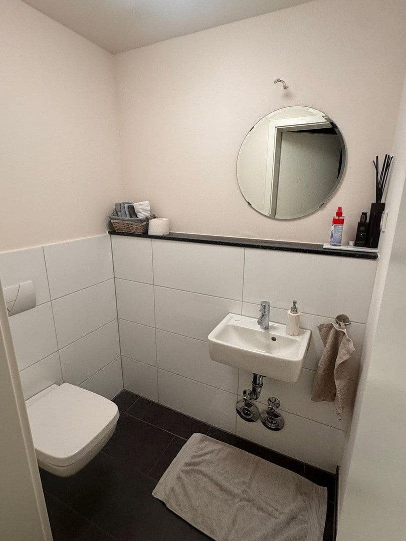 Prenájom bytu 3-izbový 88 m², Köln, Severné Porýnie - Westfálsko Prenájom bytu 3-izbový 88 m², Köln, Severné Porýnie - Westfálsko