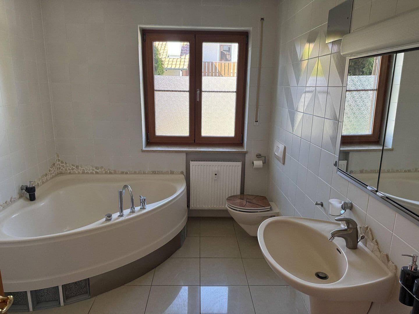 Prenájom bytu 5-izbový 159 m², Nordendtr 7, Geisenfeld, Bavorsko Prenájom bytu 5-izbový 159 m², Nordendtr 7, Geisenfeld, Bavorsko