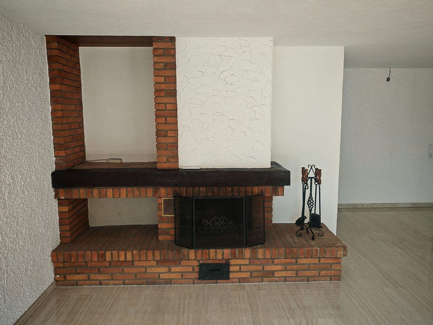 Predaj domu 230 m², pozemek 334 m², Frankenthal, Porýnie-Falcko Predaj domu 230 m², pozemek 334 m², Frankenthal, Porýnie-Falcko