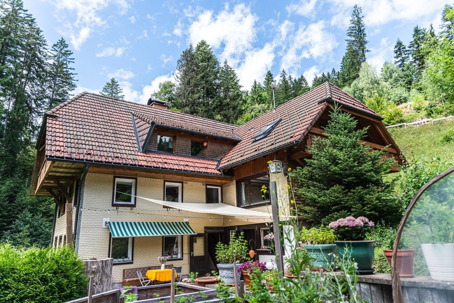 Predaj domu 311 m², pozemek 15.601 m², Breitnau, Bádensko-Wurttembersko Predaj domu 311 m², pozemek 15.601 m², Breitnau, Bádensko-Wurttembersko