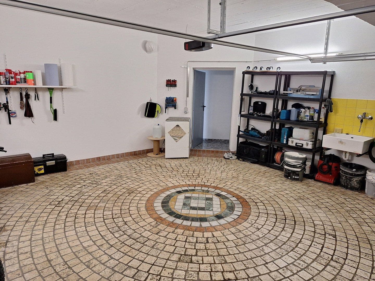Predaj domu 175 m², pozemek 757 m², Krokusweg 1, Münsingen, Bádensko-Wurttembersko Predaj domu 175 m², pozemek 757 m², Krokusweg 1, Münsingen, Bádensko-Wurttembersko