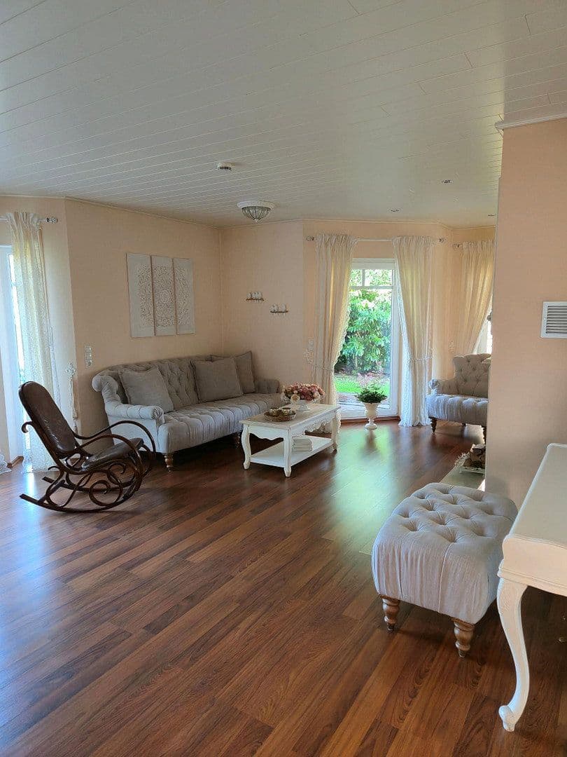 Predaj domu 219 m², pozemek 750 m², Kirchlinteln, Dolné Sasko Predaj domu 219 m², pozemek 750 m², Kirchlinteln, Dolné Sasko