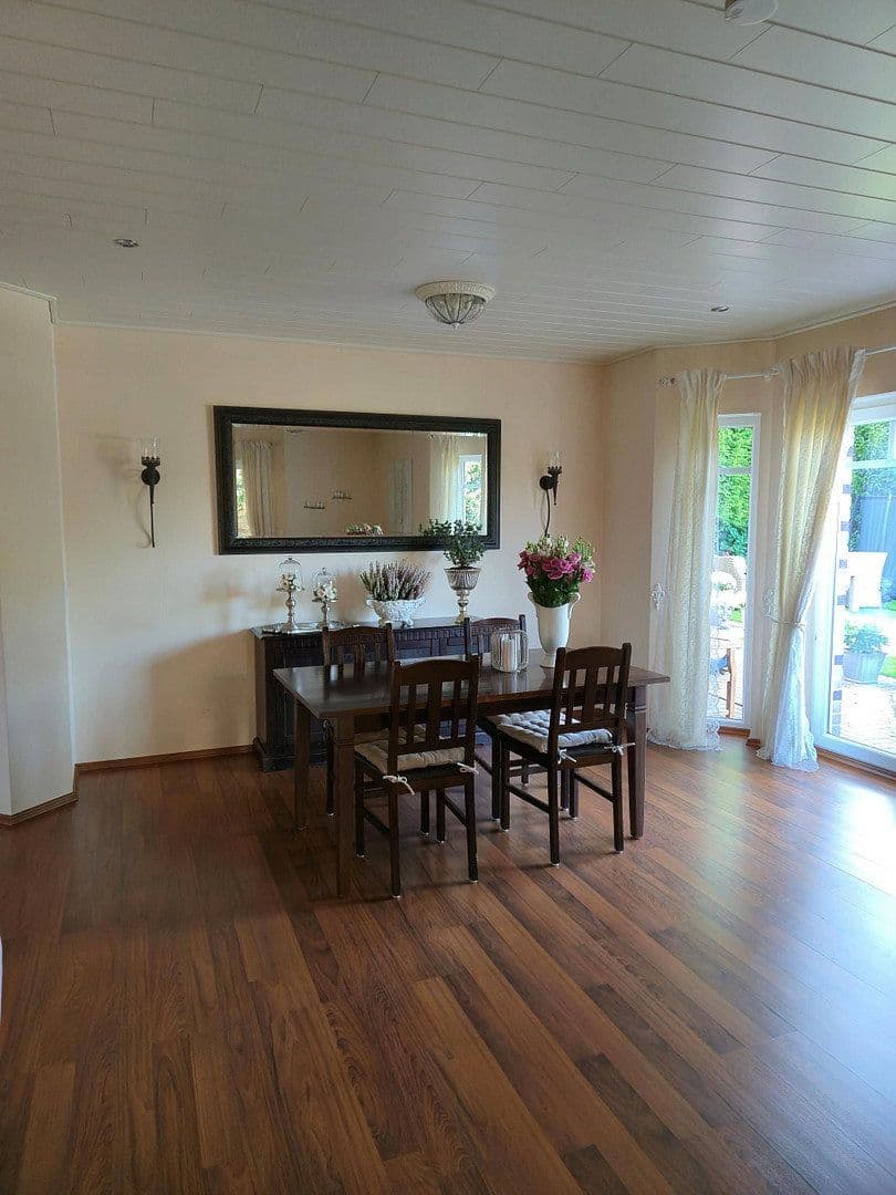 Predaj domu 219 m², pozemek 750 m², Kirchlinteln, Dolné Sasko Predaj domu 219 m², pozemek 750 m², Kirchlinteln, Dolné Sasko