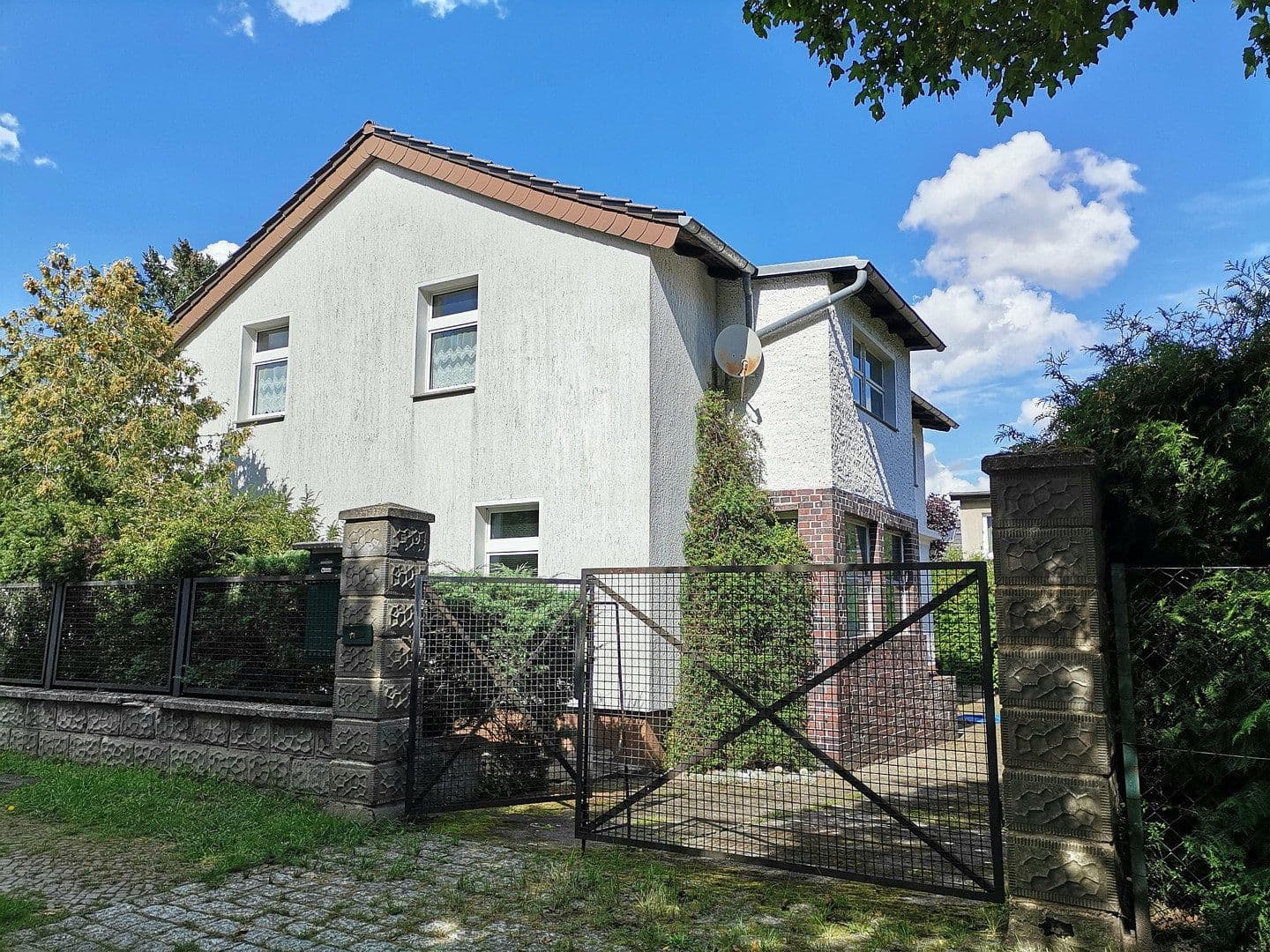 Predaj domu 157 m², pozemek 701 m², Berlin Mahlsdorf, Berlín Predaj domu 157 m², pozemek 701 m², Berlin Mahlsdorf, Berlín