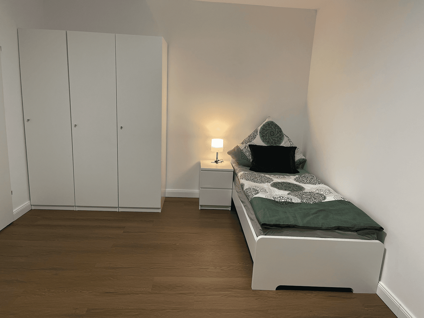 Prenájom bytu 5-izbový 120 m², Hamburg, Hamburg Prenájom bytu 5-izbový 120 m², Hamburg, Hamburg