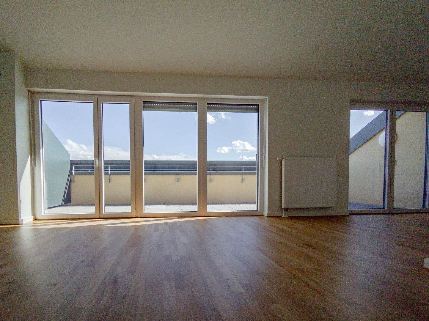 Prenájom bytu 3-izbový 118 m², Karolinenstr. 22, Fürth, Bavorsko Prenájom bytu 3-izbový 118 m², Karolinenstr. 22, Fürth, Bavorsko