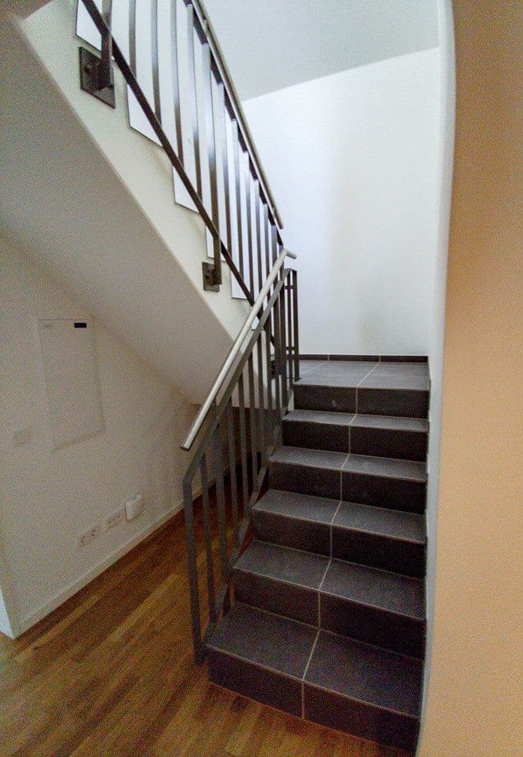 Prenájom bytu 3-izbový 118 m², Karolinenstr. 22, Fürth, Bavorsko Prenájom bytu 3-izbový 118 m², Karolinenstr. 22, Fürth, Bavorsko