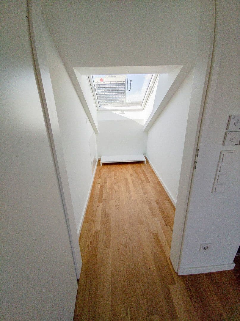 Prenájom bytu 3-izbový 118 m², Karolinenstr. 22, Fürth, Bavorsko Prenájom bytu 3-izbový 118 m², Karolinenstr. 22, Fürth, Bavorsko
