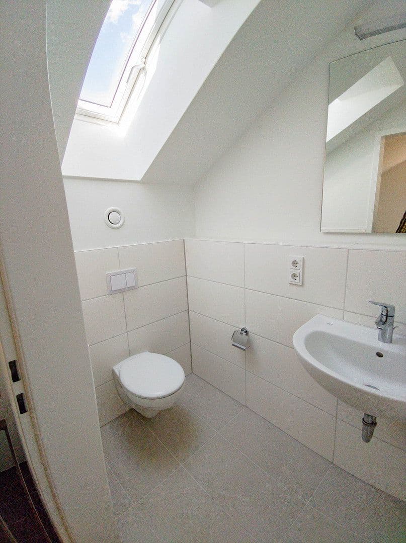 Prenájom bytu 3-izbový 118 m², Karolinenstr. 22, Fürth, Bavorsko Prenájom bytu 3-izbový 118 m², Karolinenstr. 22, Fürth, Bavorsko