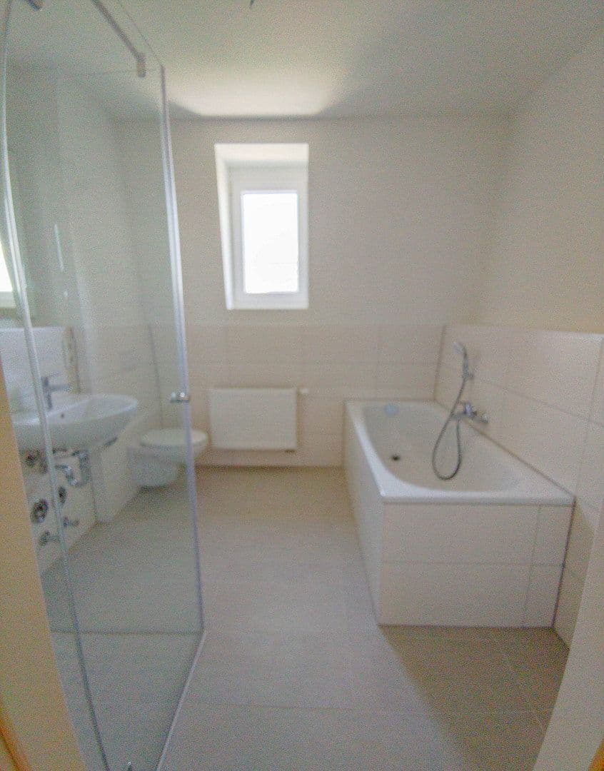 Prenájom bytu 3-izbový 118 m², Karolinenstr. 22, Fürth, Bavorsko Prenájom bytu 3-izbový 118 m², Karolinenstr. 22, Fürth, Bavorsko