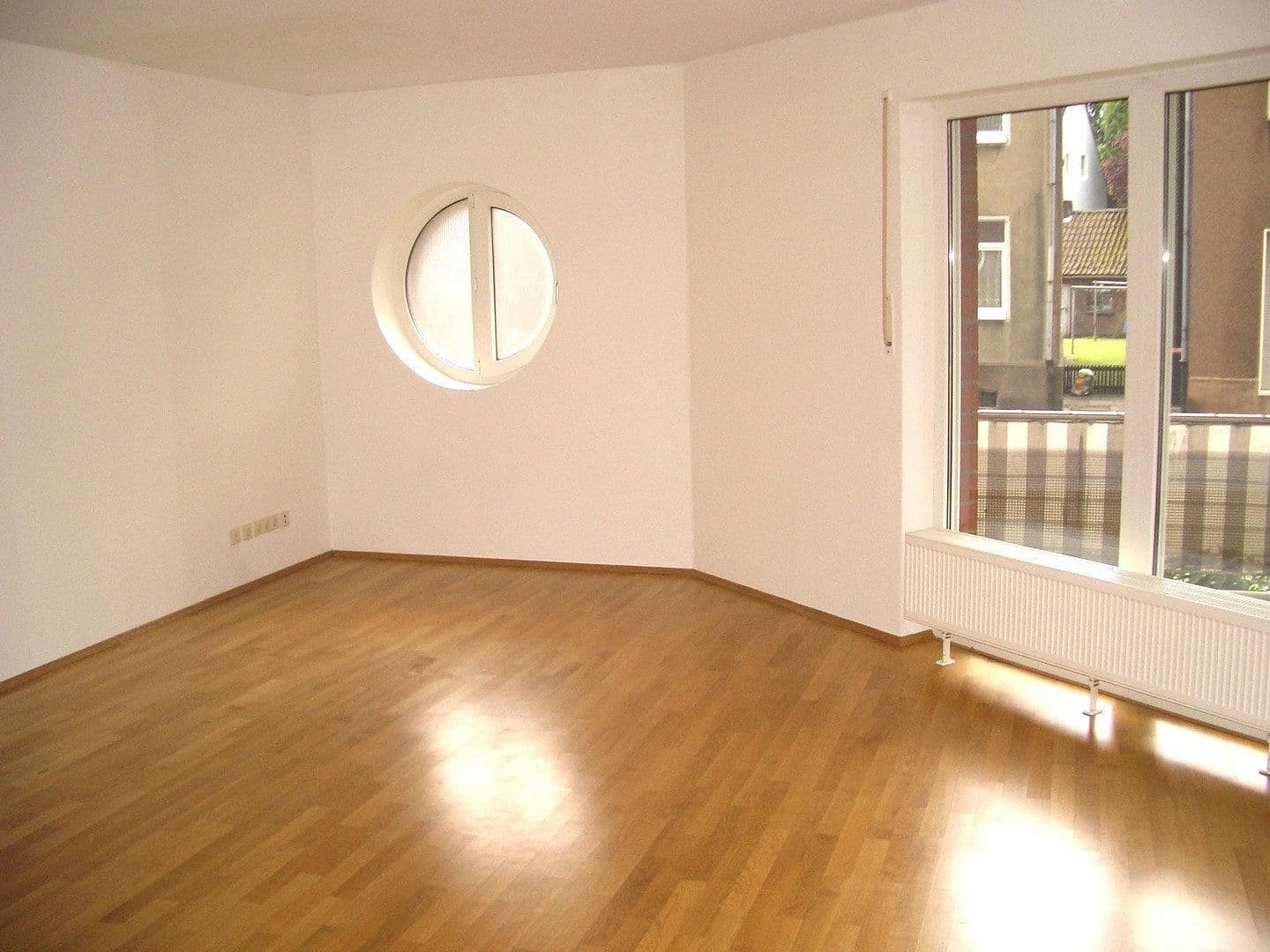 Prenájom bytu 3-izbový 91 m², Bielefelder Straße 7, Herne, Severné Porýnie - Westfálsko Prenájom bytu 3-izbový 91 m², Bielefelder Straße 7, Herne, Severné Porýnie - Westfálsko