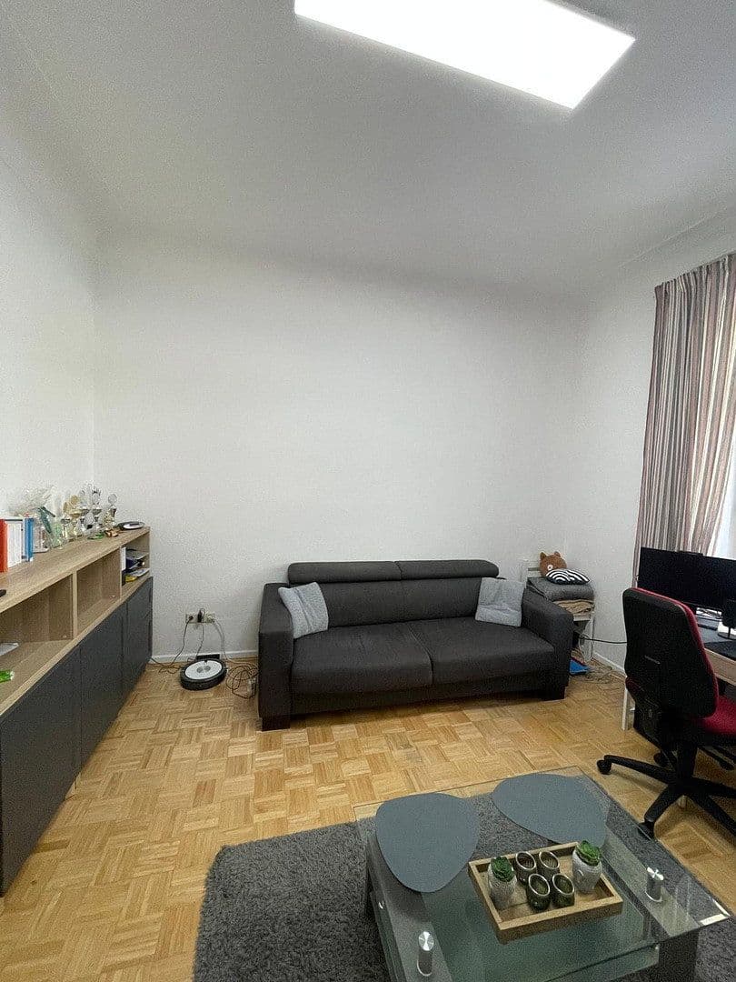 Prenájom bytu 1-izbový 30 m², Königsberger Allee 116, Duisburg, Severné Porýnie - Westfálsko Prenájom bytu 1-izbový 30 m², Königsberger Allee 116, Duisburg, Severné Porýnie - Westfálsko