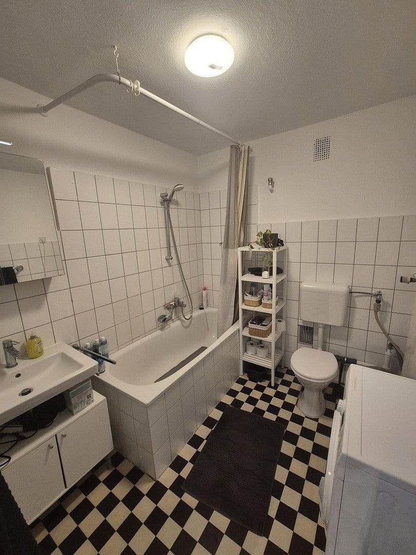 Prenájom bytu 3-izbový 61 m², Ludwig-Wolker Str 3, Düsseldorf, Severné Porýnie - Westfálsko Prenájom bytu 3-izbový 61 m², Ludwig-Wolker Str 3, Düsseldorf, Severné Porýnie - Westfálsko
