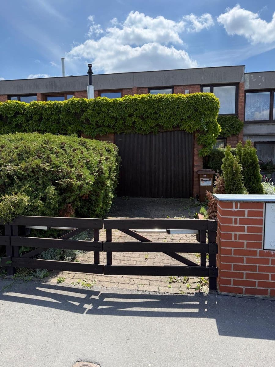 Prenájom garáže 22 m², Sopotská, Praha, Praha Prenájom garáže 22 m², Sopotská, Praha, Praha