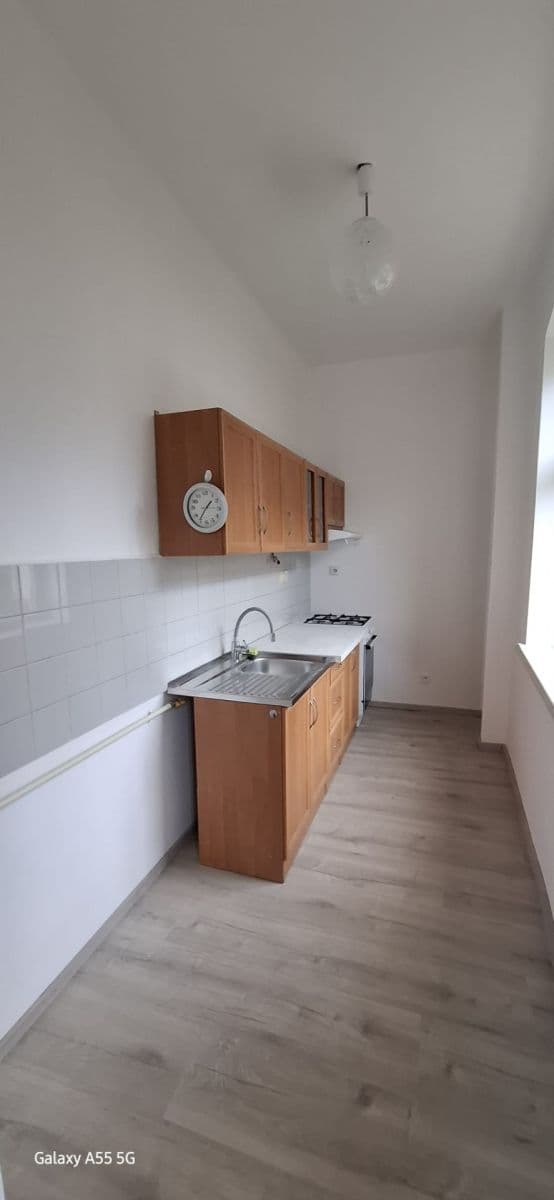Prenájom bytu 1-izbový 32 m², Hanychovská, Liberec, Liberecký kraj Prenájom bytu 1-izbový 32 m², Hanychovská, Liberec, Liberecký kraj
