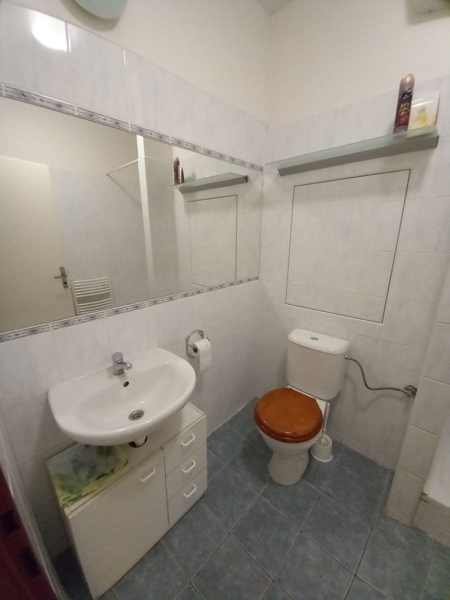 Prenájom bytu 1-izbový 36 m², Čechova, Poděbrady, Středočeský kraj Prenájom bytu 1-izbový 36 m², Čechova, Poděbrady, Středočeský kraj