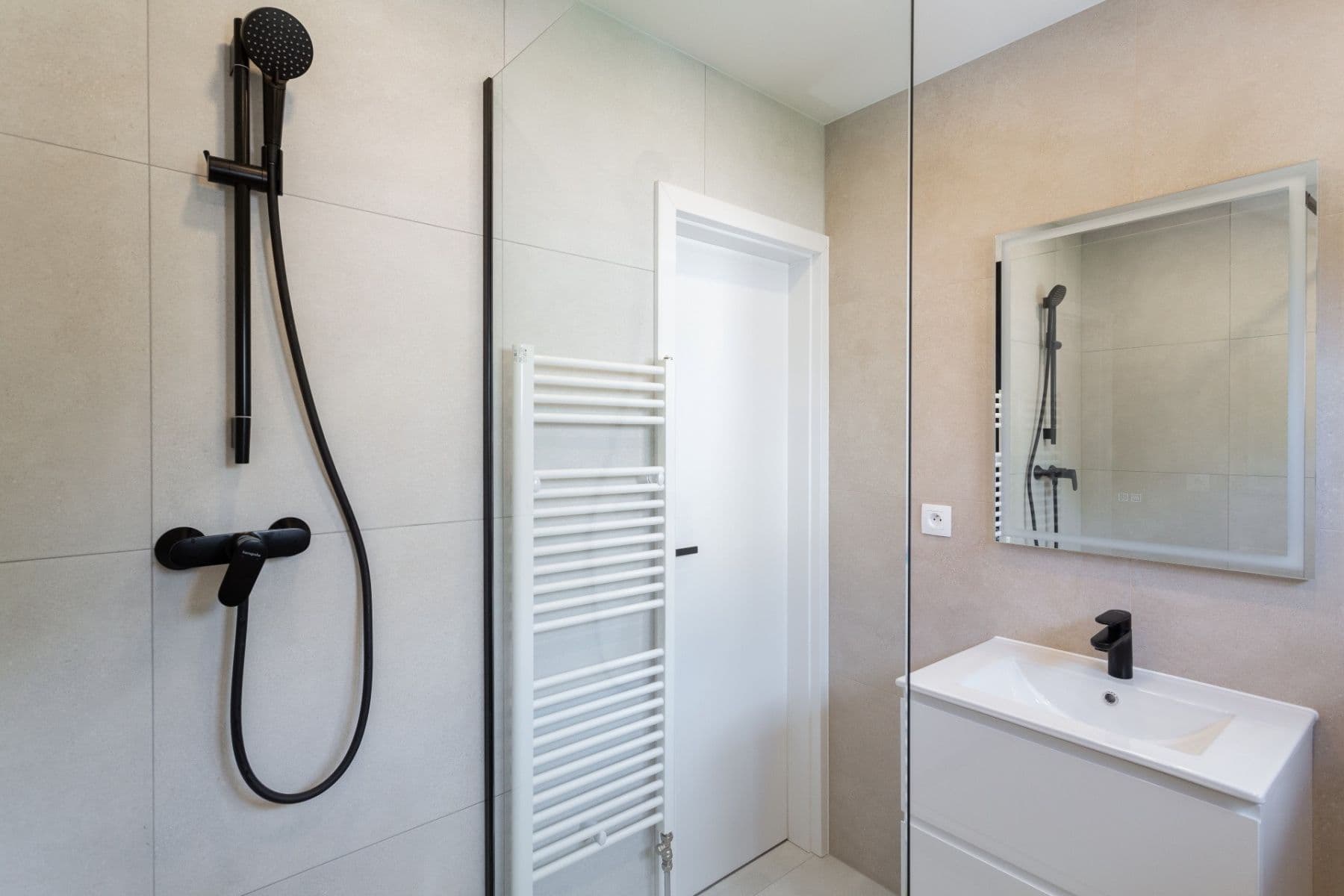 Predaj domu 150 m², pozemok 143 m², Slunečnicová, Praha, Praha Predaj domu 150 m², pozemok 143 m², Slunečnicová, Praha, Praha