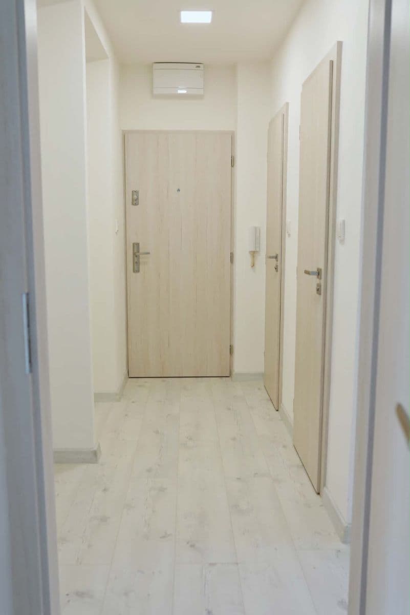 Prenájom bytu 2-izbový 55 m², Mendelova, Karviná, Moravskoslezský kraj Prenájom bytu 2-izbový 55 m², Mendelova, Karviná, Moravskoslezský kraj
