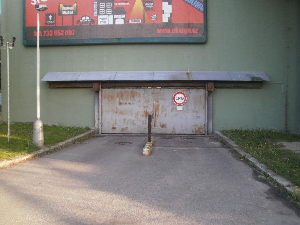 Prenájom garáže 14 m², Praha, Praha Prenájom garáže 14 m², Praha, Praha
