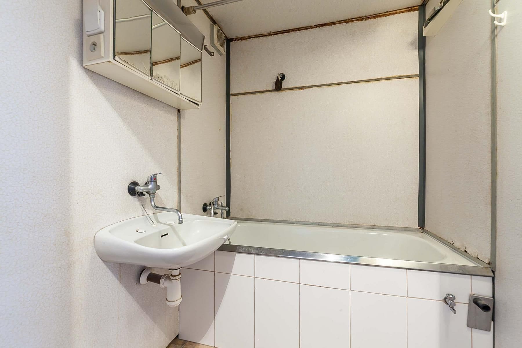 Predaj bytu 3-izbový 62 m², Nad Lesním divadlem, Praha, Praha Predaj bytu 3-izbový 62 m², Nad Lesním divadlem, Praha, Praha