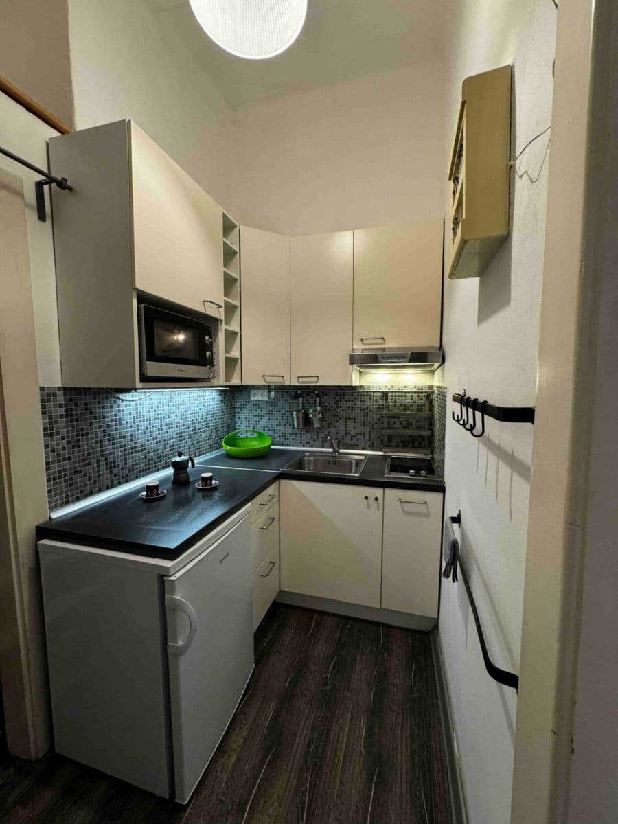 Prenájom bytu 2-izbový 40 m², Vrchlického, Praha, Praha Prenájom bytu 2-izbový 40 m², Vrchlického, Praha, Praha