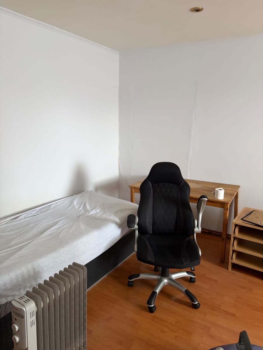 Prenájom bytu 2-izbový 32 m², K Třebonicům, Praha, Praha Prenájom bytu 2-izbový 32 m², K Třebonicům, Praha, Praha