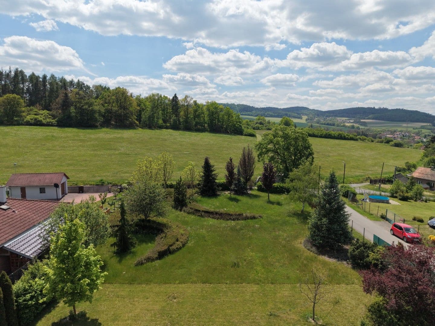 Predaj pozemku 1.101 m², Vilová, Nový Knín, Středočeský kraj Predaj pozemku 1.101 m², Vilová, Nový Knín, Středočeský kraj