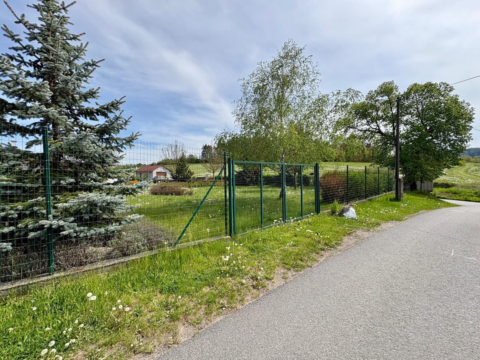 Predaj pozemku 1.101 m², Vilová, Nový Knín, Středočeský kraj Predaj pozemku 1.101 m², Vilová, Nový Knín, Středočeský kraj