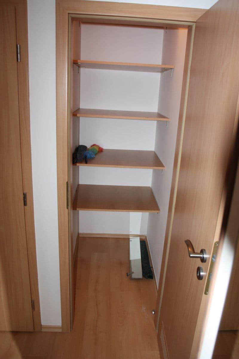 Prenájom bytu 3-izbový 54 m², Vladycká, Praha, Praha Prenájom bytu 3-izbový 54 m², Vladycká, Praha, Praha