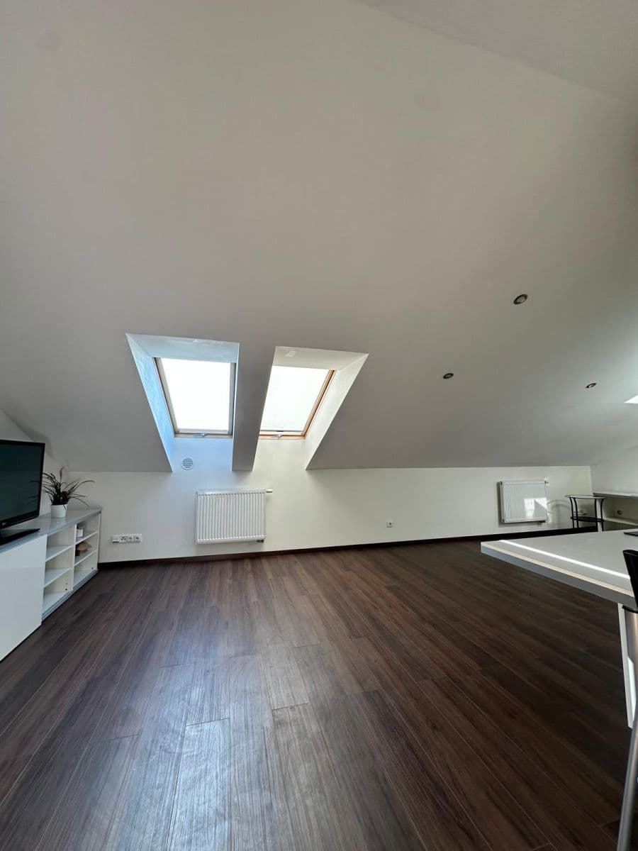 Predaj bytu 1-izbový 49 m², Mladých Běchovic, Praha, Praha Predaj bytu 1-izbový 49 m², Mladých Běchovic, Praha, Praha