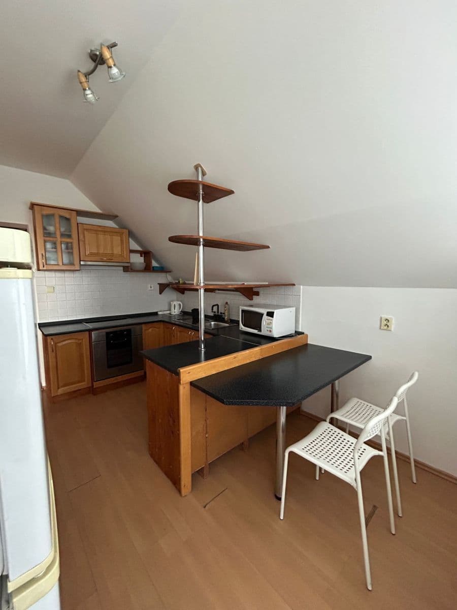 Prenájom bytu 1-izbový 45 m², Budovateľská, Stupava, Bratislavský kraj Prenájom bytu 1-izbový 45 m², Budovateľská, Stupava, Bratislavský kraj