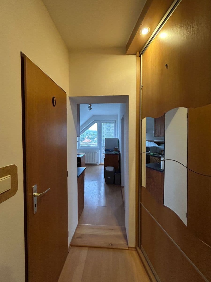 Prenájom bytu 1-izbový 45 m², Budovateľská, Stupava, Bratislavský kraj Prenájom bytu 1-izbový 45 m², Budovateľská, Stupava, Bratislavský kraj