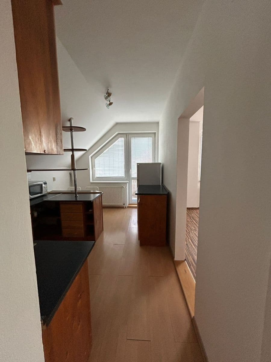 Prenájom bytu 1-izbový 45 m², Budovateľská, Stupava, Bratislavský kraj Prenájom bytu 1-izbový 45 m², Budovateľská, Stupava, Bratislavský kraj