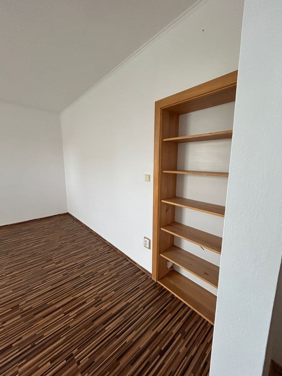 Prenájom bytu 1-izbový 45 m², Budovateľská, Stupava, Bratislavský kraj Prenájom bytu 1-izbový 45 m², Budovateľská, Stupava, Bratislavský kraj