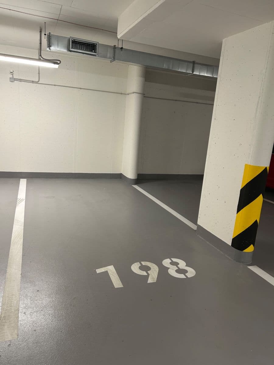 Prenájom garáže 13 m², Poděbradská, Praha, Praha Prenájom garáže 13 m², Poděbradská, Praha, Praha