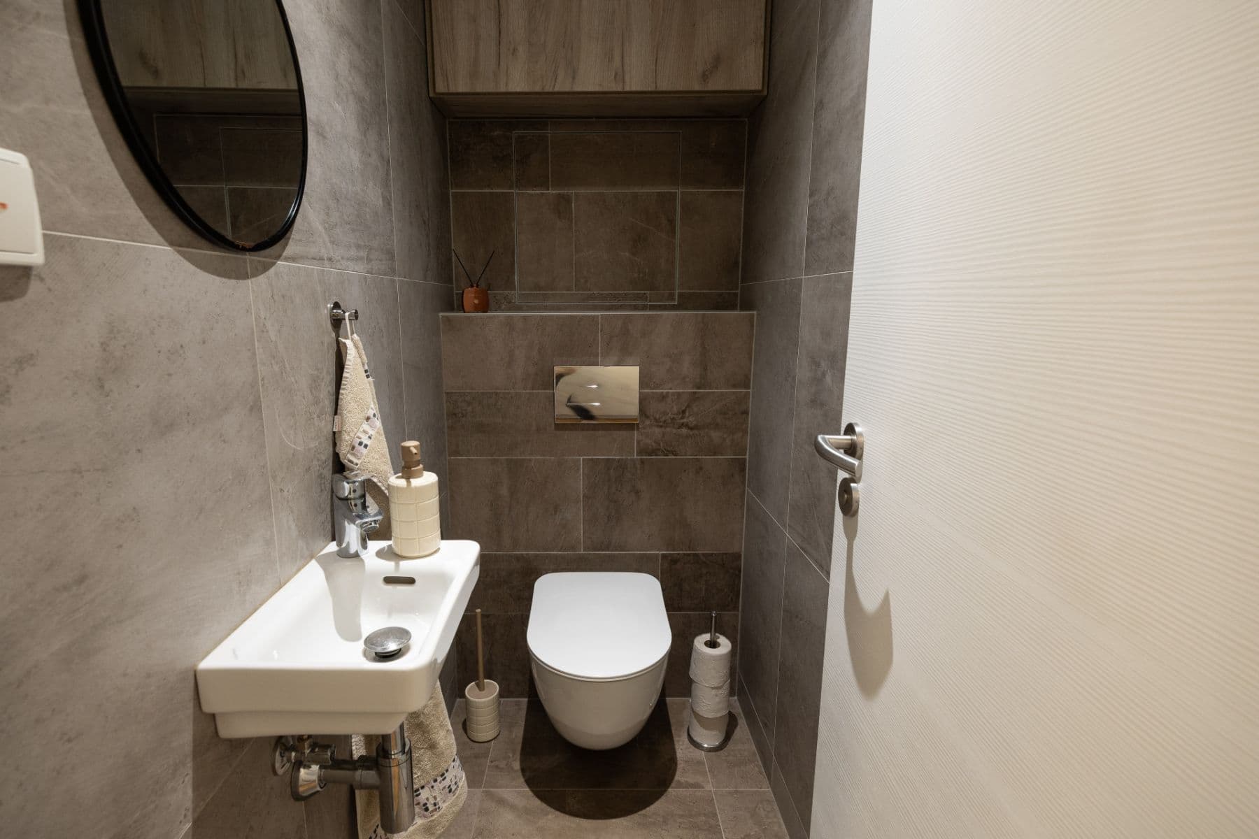 Prenájom bytu 3-izbový 83 m², Polianky, Dúbravka, Bratislavský kraj Prenájom bytu 3-izbový 83 m², Polianky, Dúbravka, Bratislavský kraj