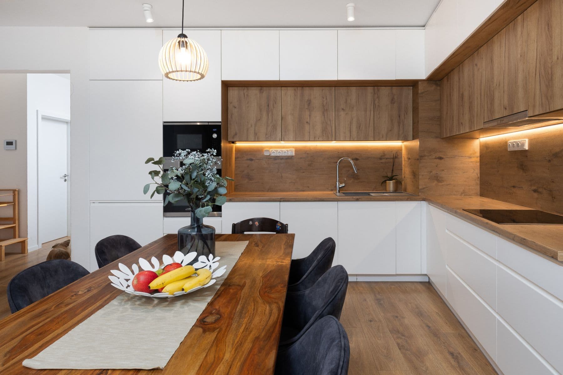 Prenájom bytu 3-izbový 83 m², Polianky, Dúbravka, Bratislavský kraj Prenájom bytu 3-izbový 83 m², Polianky, Dúbravka, Bratislavský kraj